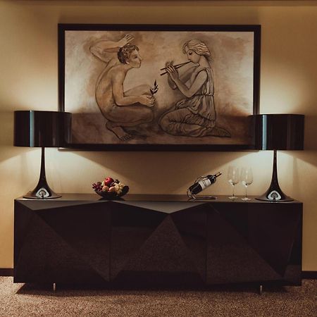 Mirotel Resort&Spa Truskavec' Esterno foto A painting by the artist